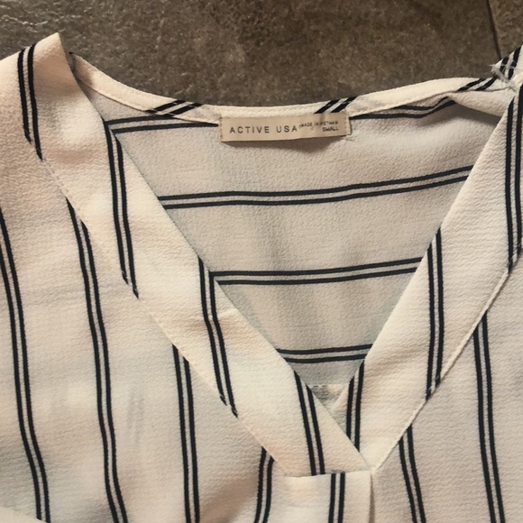 Dress shirt, button down, size small - Picture 4 of 4